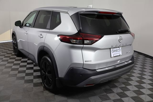 Used 2022 Nissan Rogue SV image 6