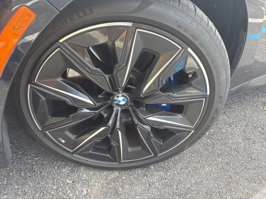 Used 2024 BMW 740i w/ Executive Package RWD image 12