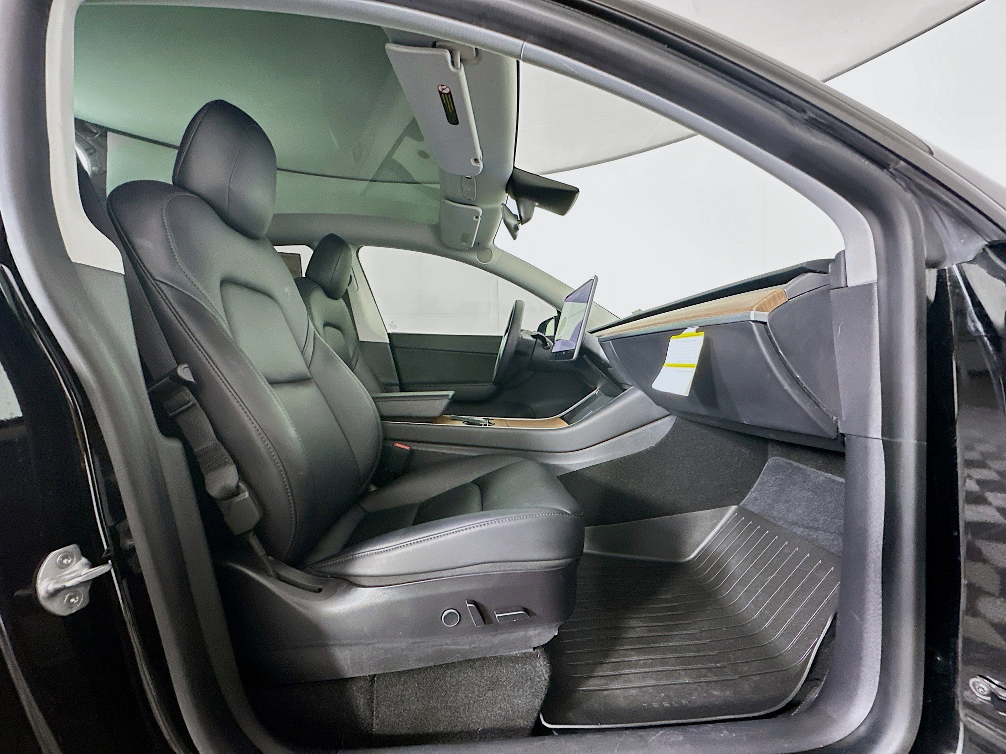 Used 2021 Tesla Model Y Long Range AWD/4WD image 32