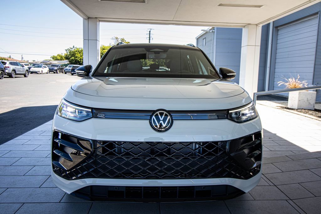 New 2026 Volkswagen Tiguan SE R-Line FWD image 9