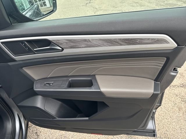 Certified 2021 Volkswagen Atlas Cross Sport SE image 33