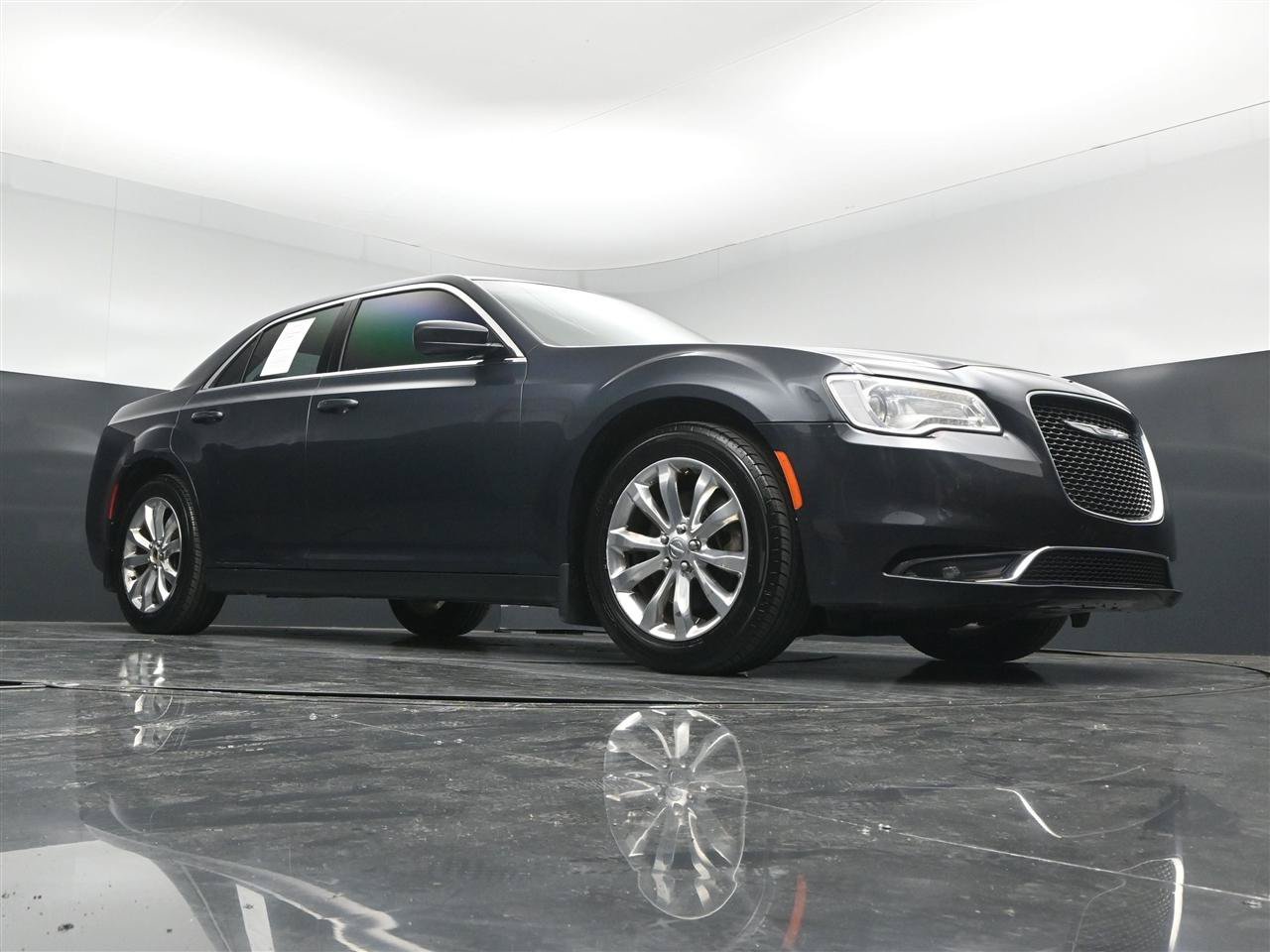 Used 2017 Chrysler 300 Limited w/ Value Package AWD/4WD image 28