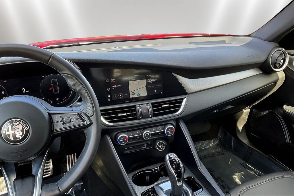 Used 2024 Alfa Romeo Giulia Ti image 9