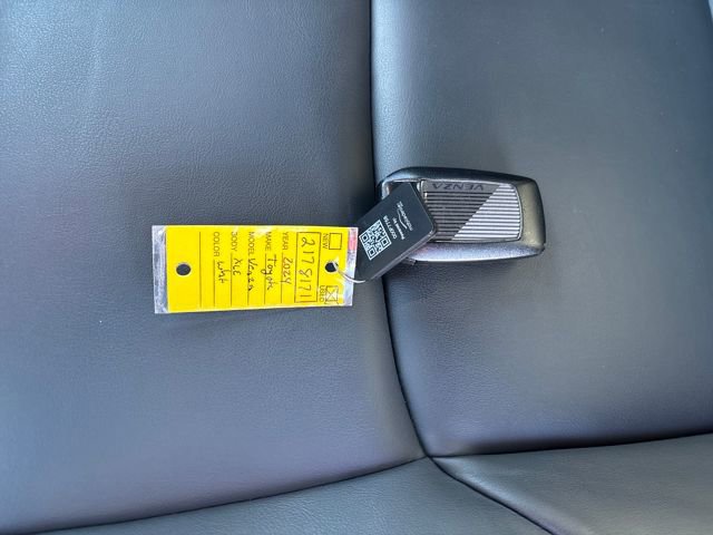 Used 2024 Toyota Venza XLE image 31