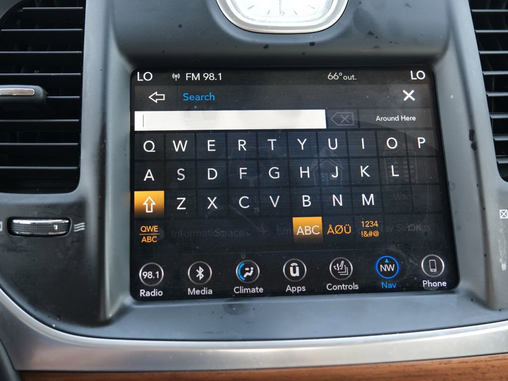 Used 2018 Chrysler 300 C w/ Sun, Sound & Nav Package image 21