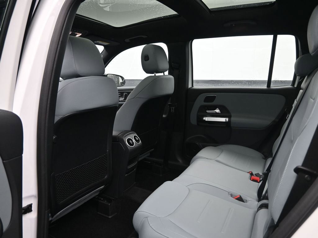 Used 2025 Mercedes-Benz GLB 35 AMG 4MATIC image 21