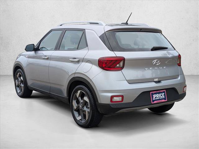 Used 2026 Hyundai Venue SEL FWD image 8