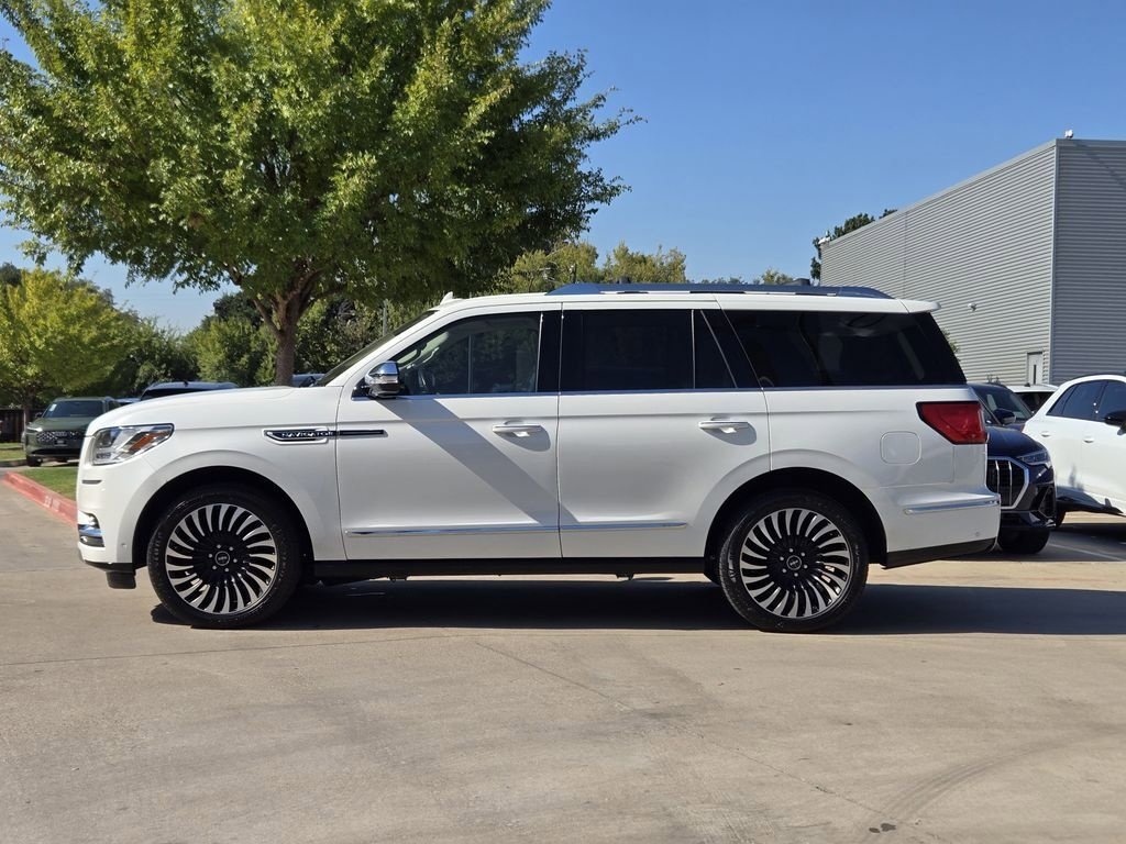 Used 2020 Lincoln Navigator Black Label w/ Cargo Convenience Package image 5