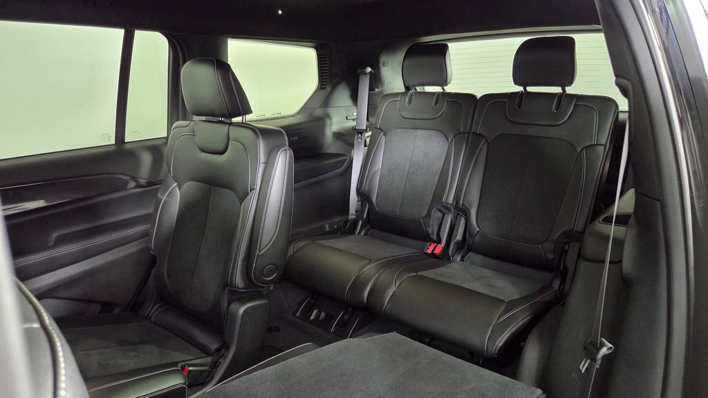 Used 2023 Jeep Grand Cherokee L Laredo AWD/4WD image 33