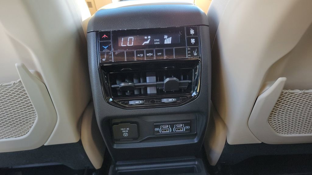 New 2025 Jeep Grand Cherokee L Limited w/ Black Appearance Package image 11