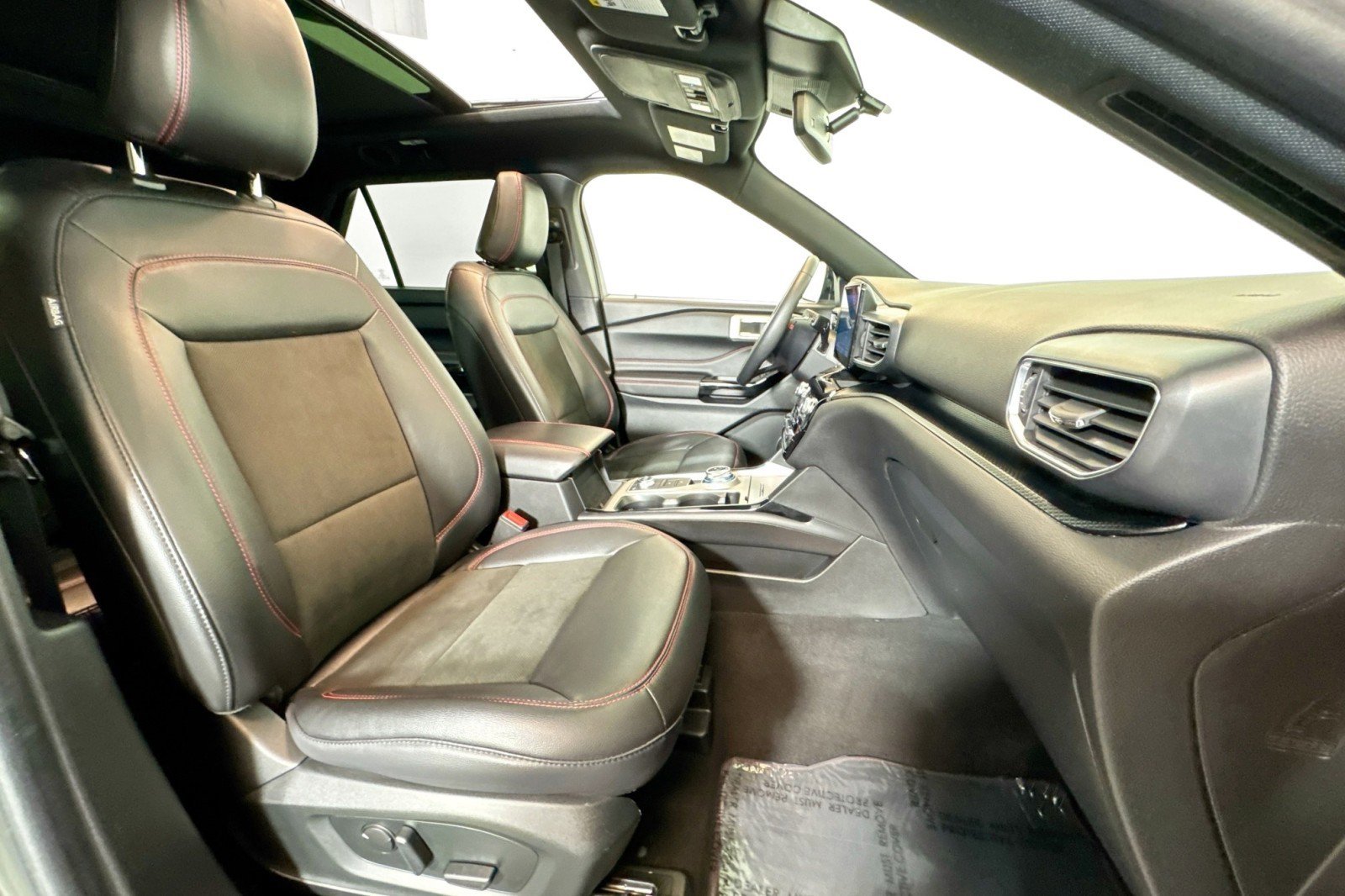 Used 2022 Ford Explorer ST-Line w/ Class IV Trailer Tow Package image 28