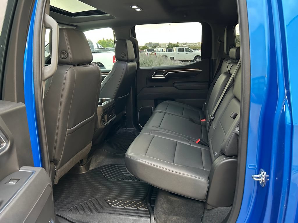 Used 2025 Chevrolet Silverado 1500 RST w/ Convenience Package II AWD/4WD image 9