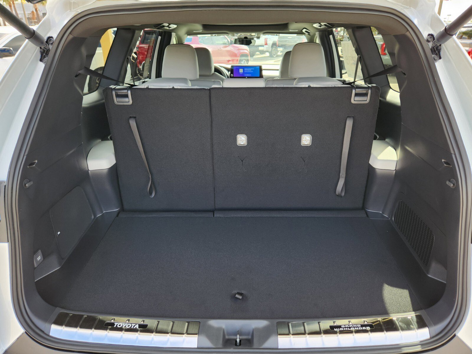 New 2026 Toyota Grand Highlander AWD Hybrid image 10