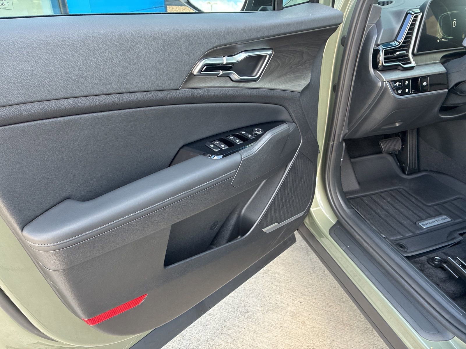 Used 2025 Kia Sportage X-Line image 9