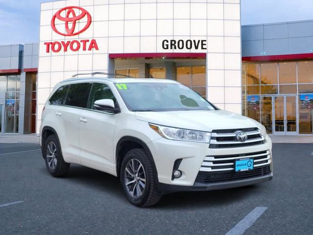 Used 2017 Toyota Highlander XLE AWD/4WD image 9
