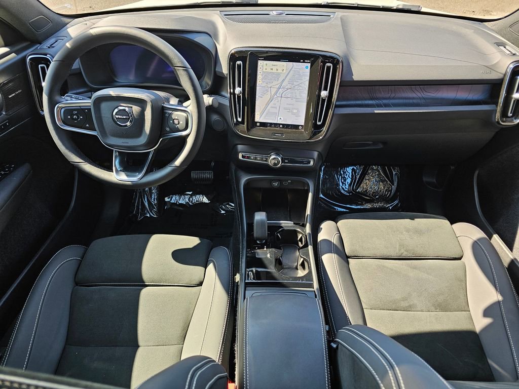 Used 2023 Volvo C40 P8 Recharge Ultimate image 12