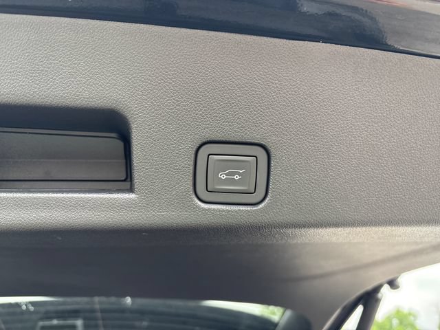 Used 2026 Chevrolet Traverse RS w/ LPO, Floor Liner Package AWD/4WD image 25