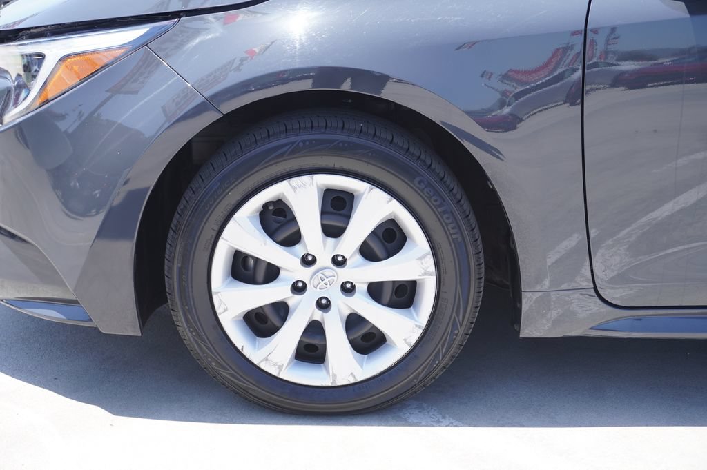 Certified 2025 Toyota Corolla LE FWD image 20