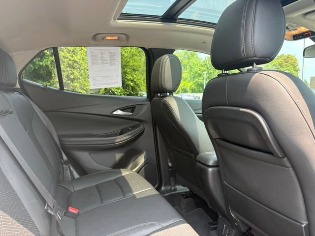 Used 2020 Buick Encore GX Essence w/ Experience Buick Package FWD image 17