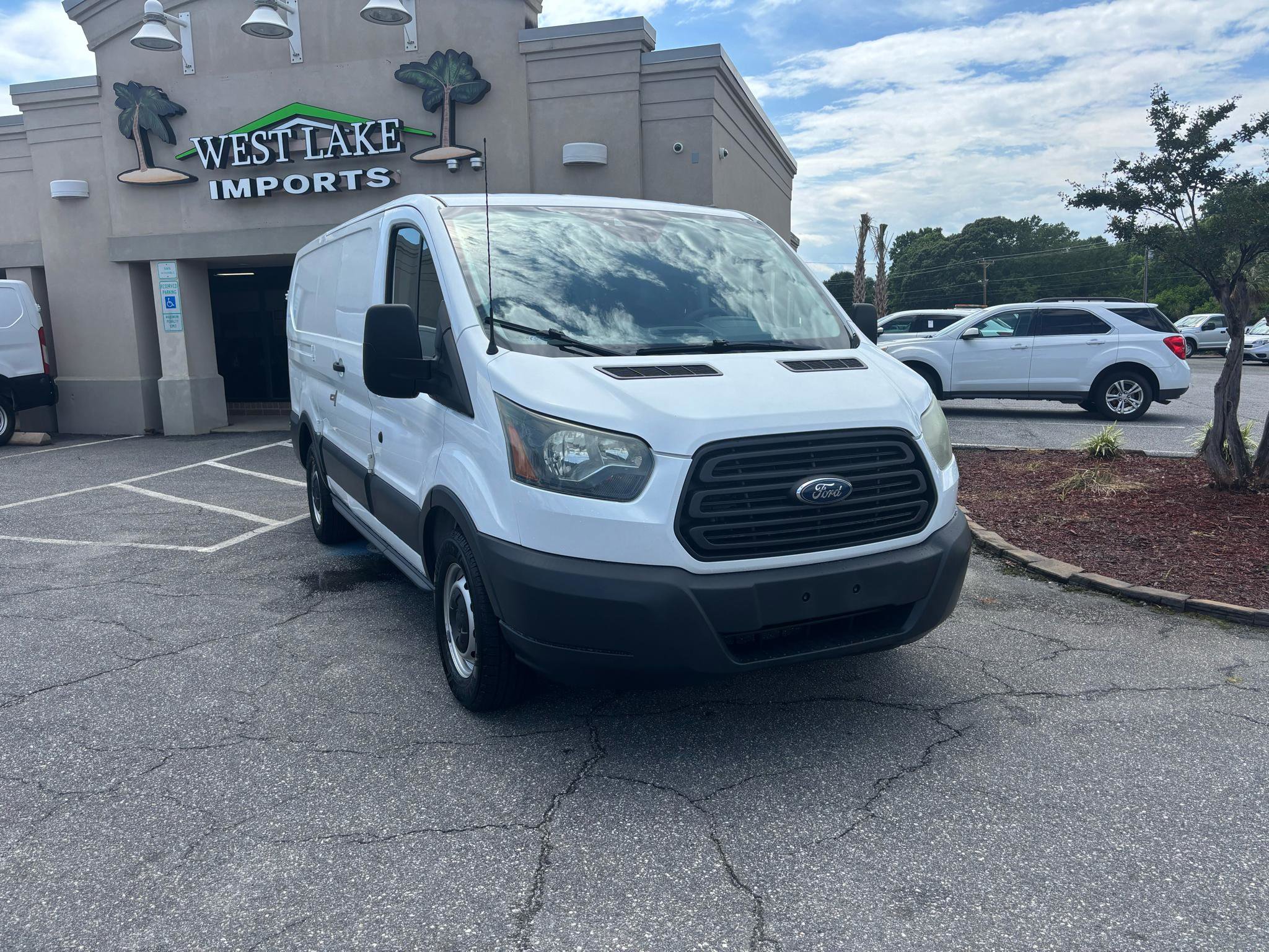 Used 2016 Ford Transit 150 130 Low Roof RWD image 4