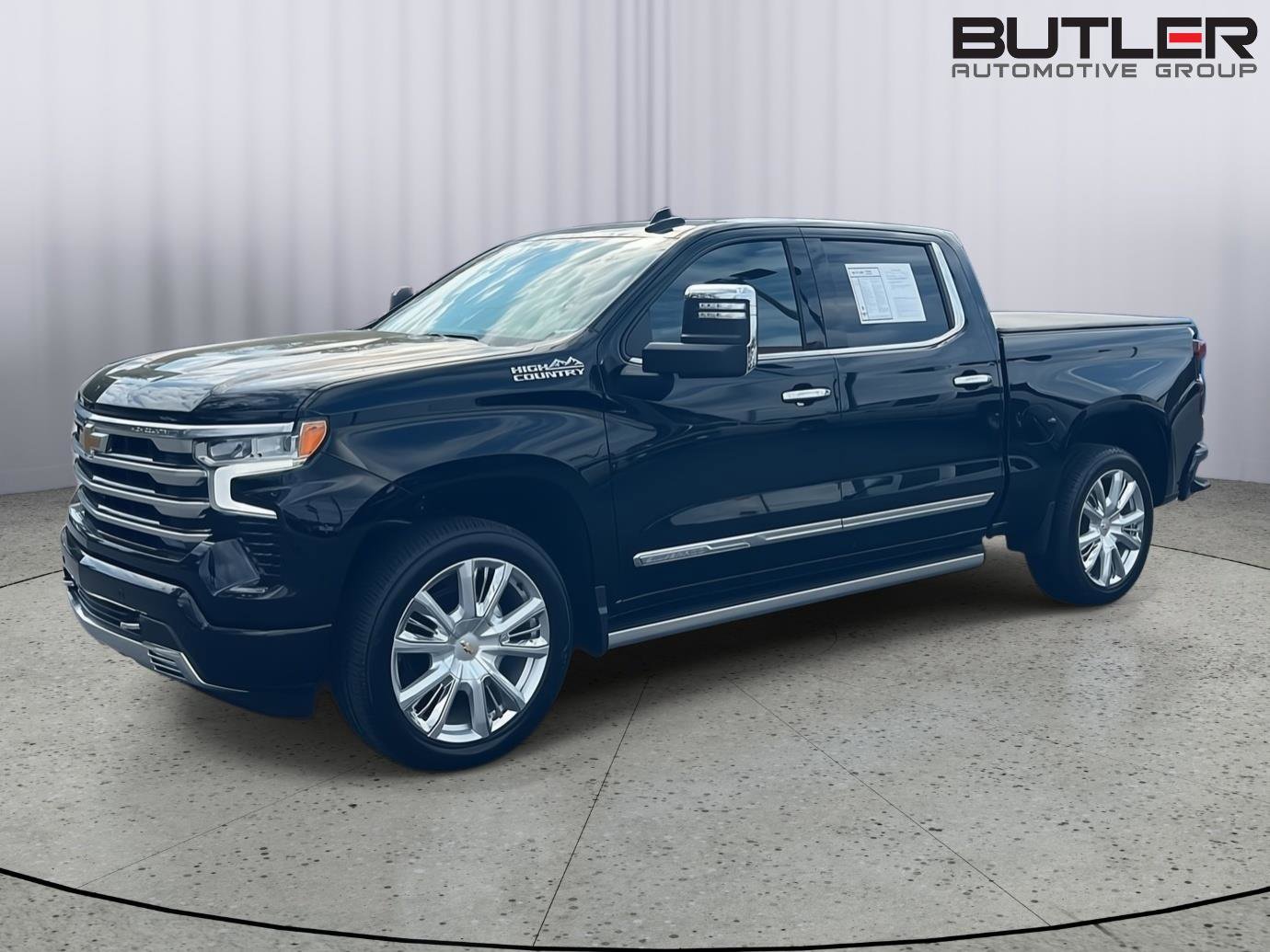 Used 2024 Chevrolet Silverado 1500 High Country w/ High Country Premium Package image 2