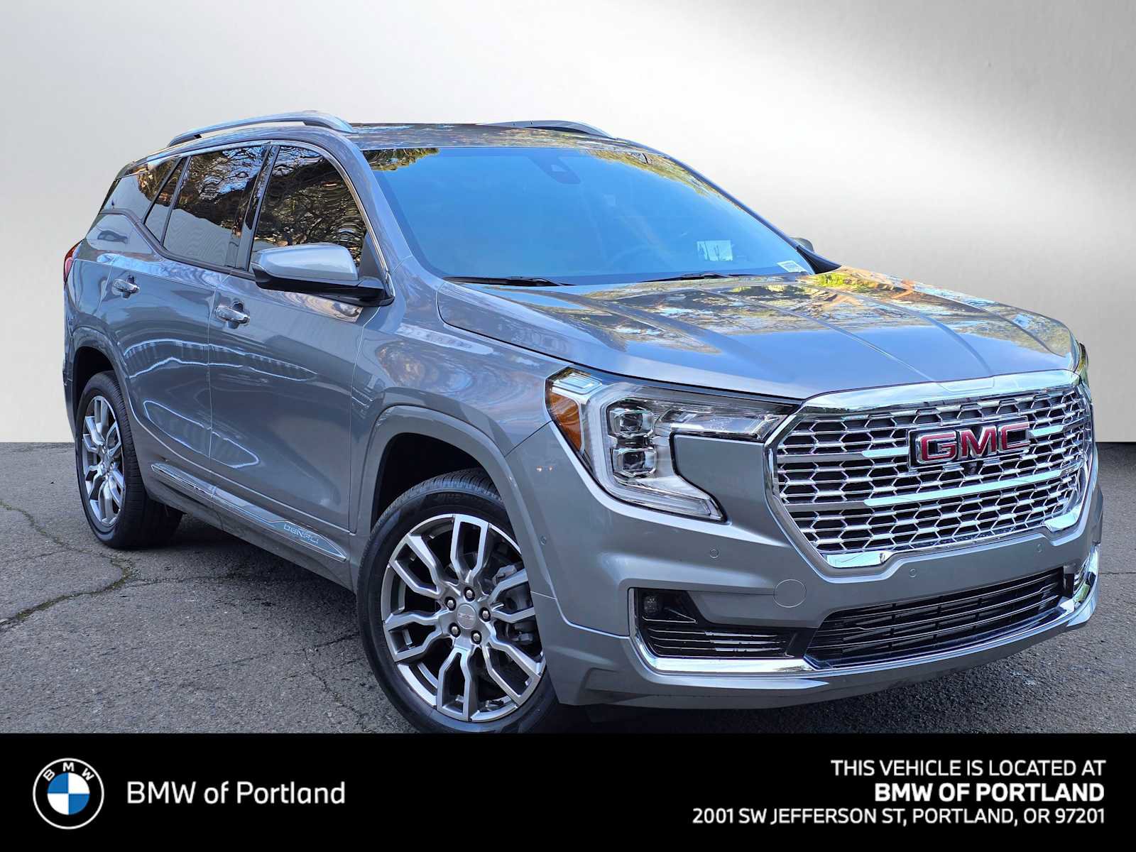 Used 2024 GMC Terrain Denali w/ Denali Premium Package image 1