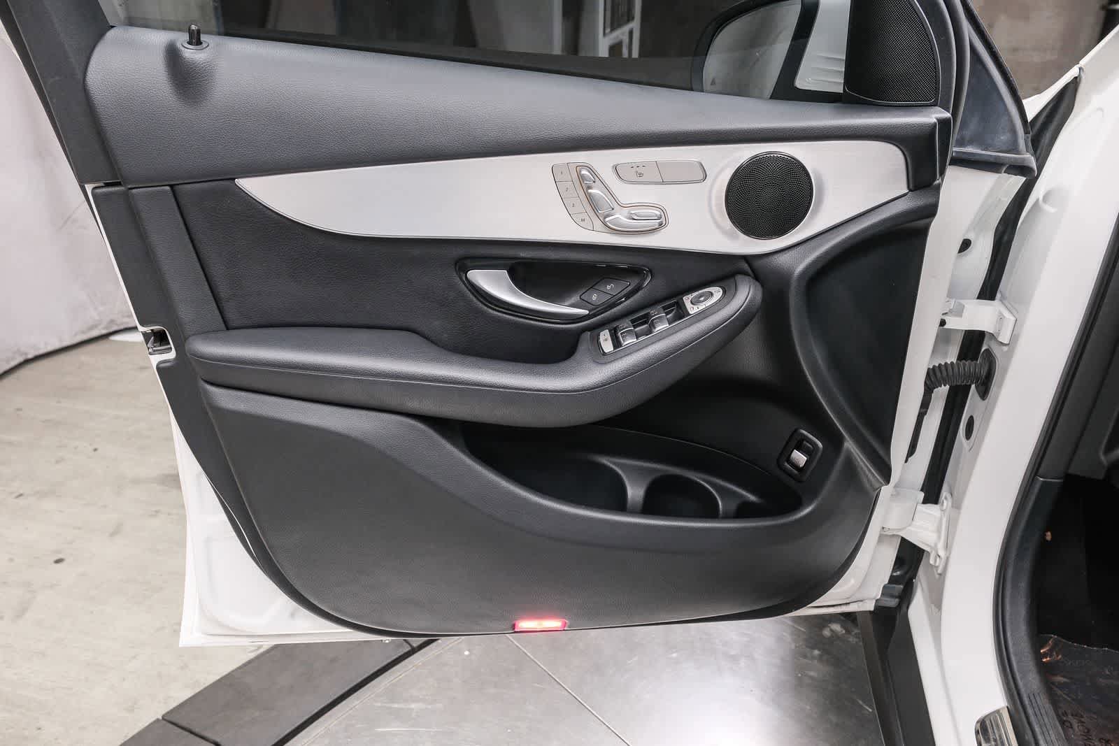 Certified 2022 Mercedes-Benz GLC 300 image 25