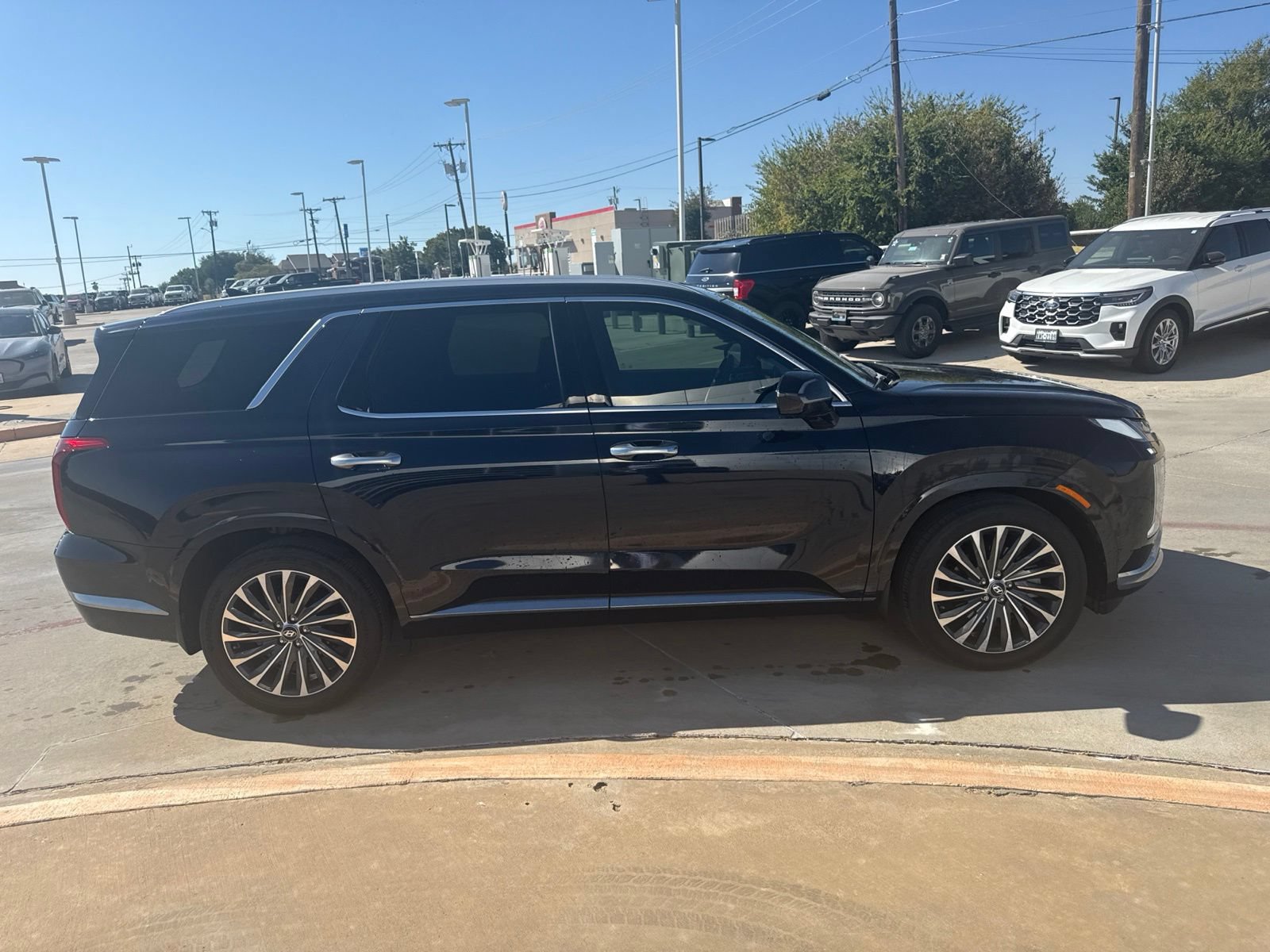 Used 2024 Hyundai Palisade Calligraphy FWD image 4
