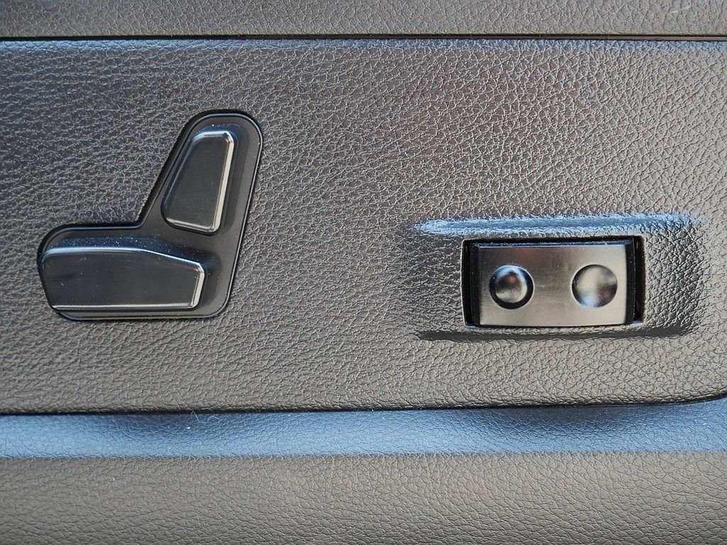 Used 2016 RAM 1500 Big Horn AWD/4WD image 13