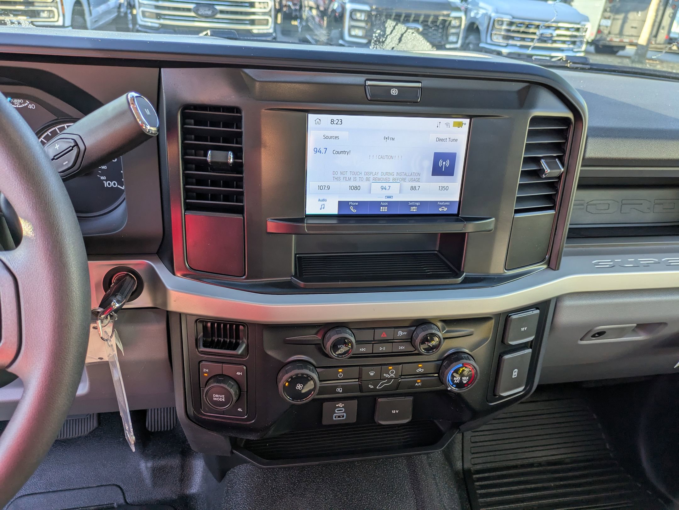 Certified 2025 Ford F250 XLT w/ F-250 >10K GVWR Package image 22