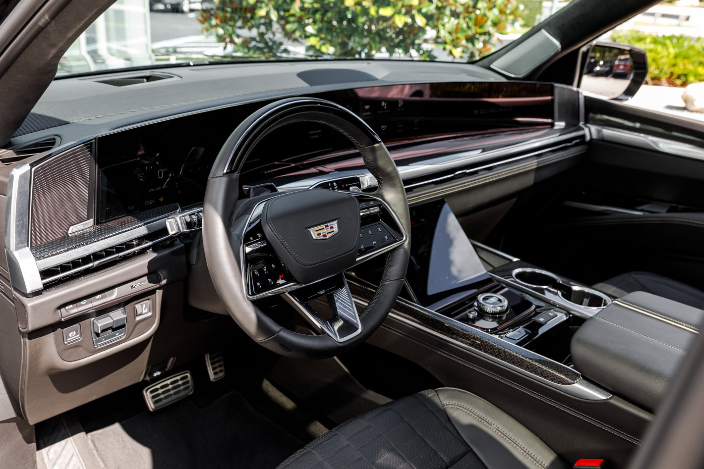 Used 2025 Cadillac Escalade ESV V image 21