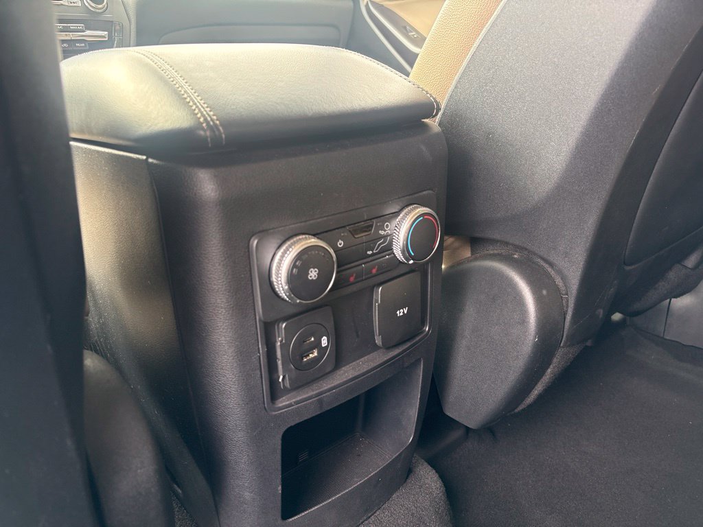 Used 2020 Ford Explorer XLT w/ Equipment Group 202A AWD/4WD image 28