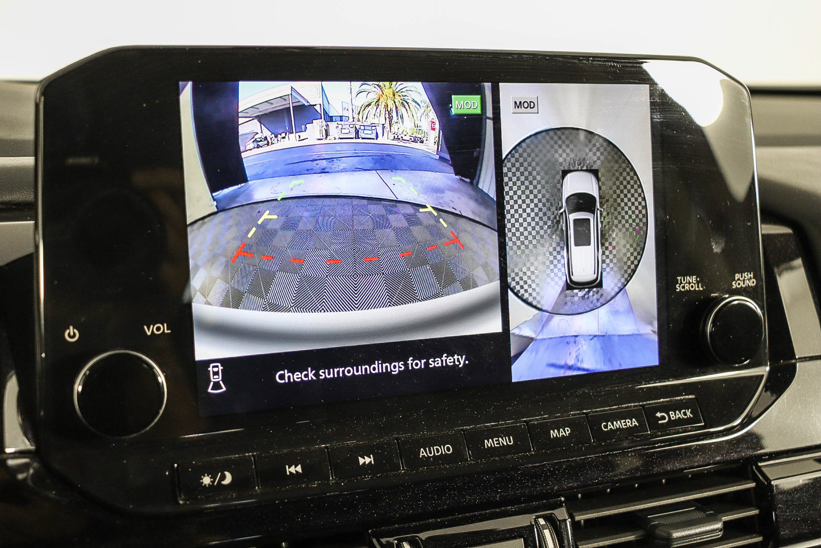 Used 2025 Nissan Pathfinder SL FWD image 26