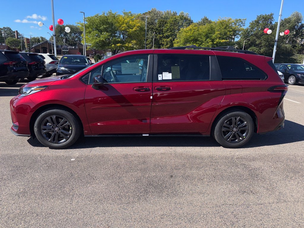 New 2026 Toyota Sienna XSE AWD/4WD image 4