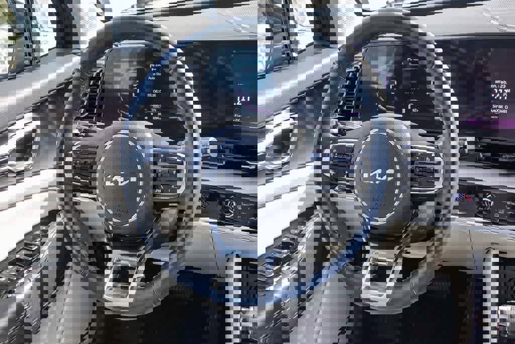 Certified 2024 Kia Sportage EX image 14