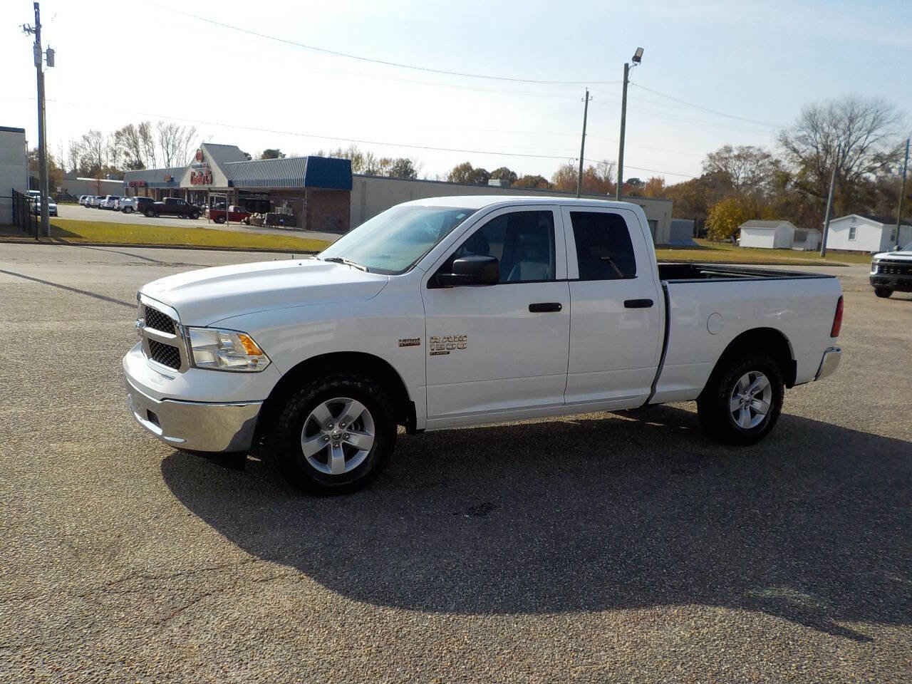 Used 2019 RAM 1500 Tradesman w/ Chrome Appearance Group RWD image 1