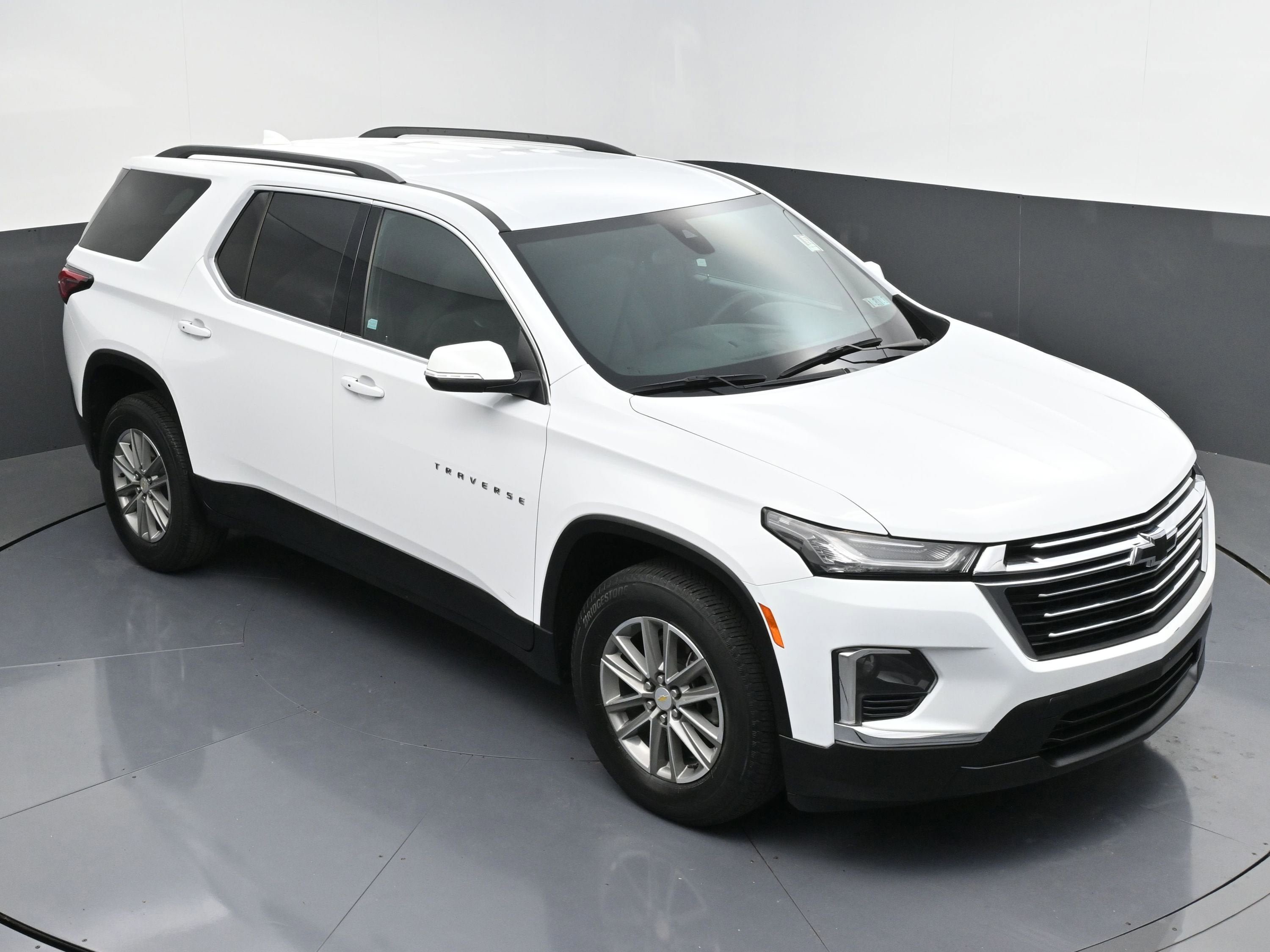 Used 2023 Chevrolet Traverse LT AWD/4WD image 45
