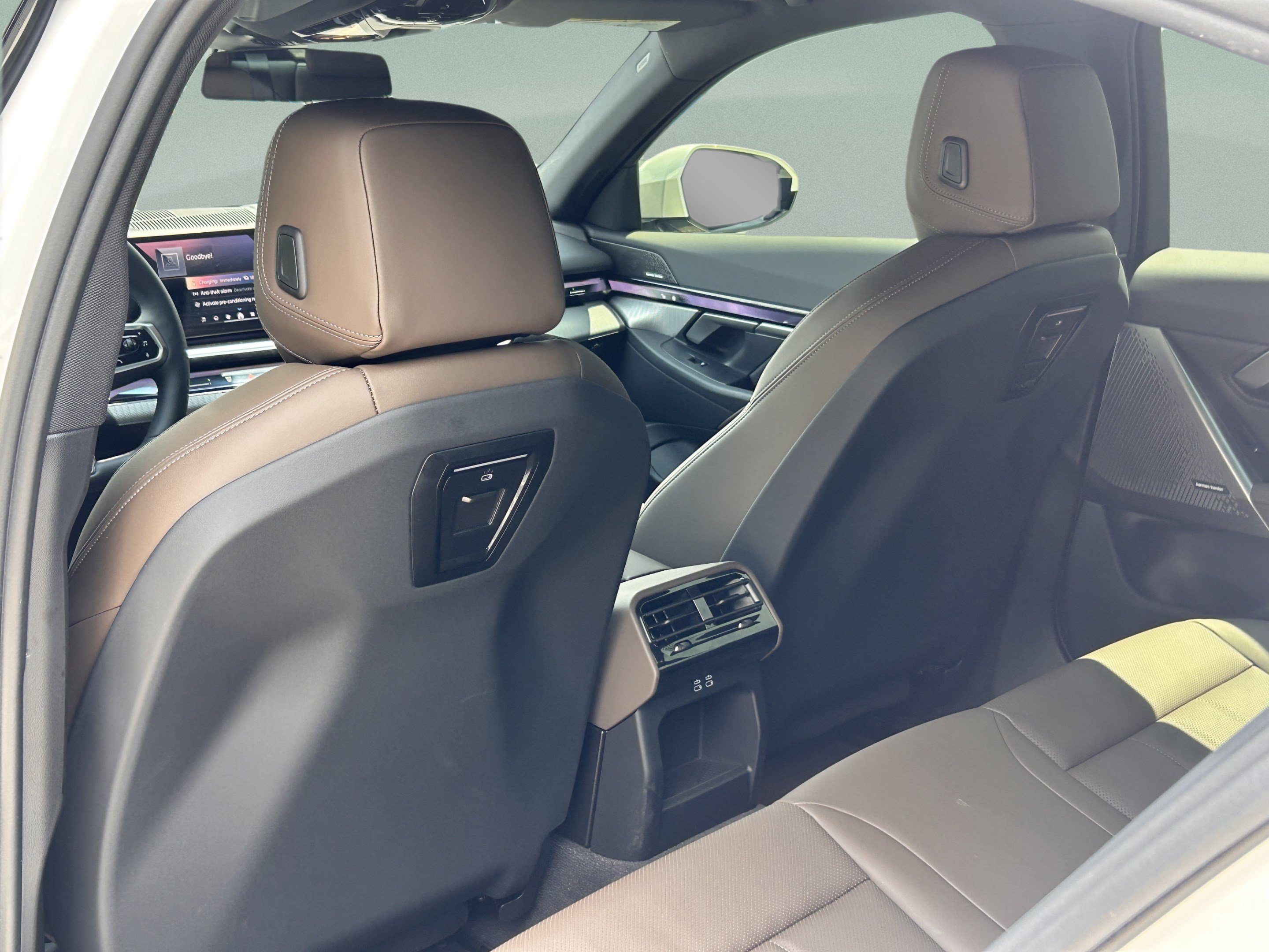 Used 2024 BMW i5 eDrive40i w/ M Sport Package RWD image 26