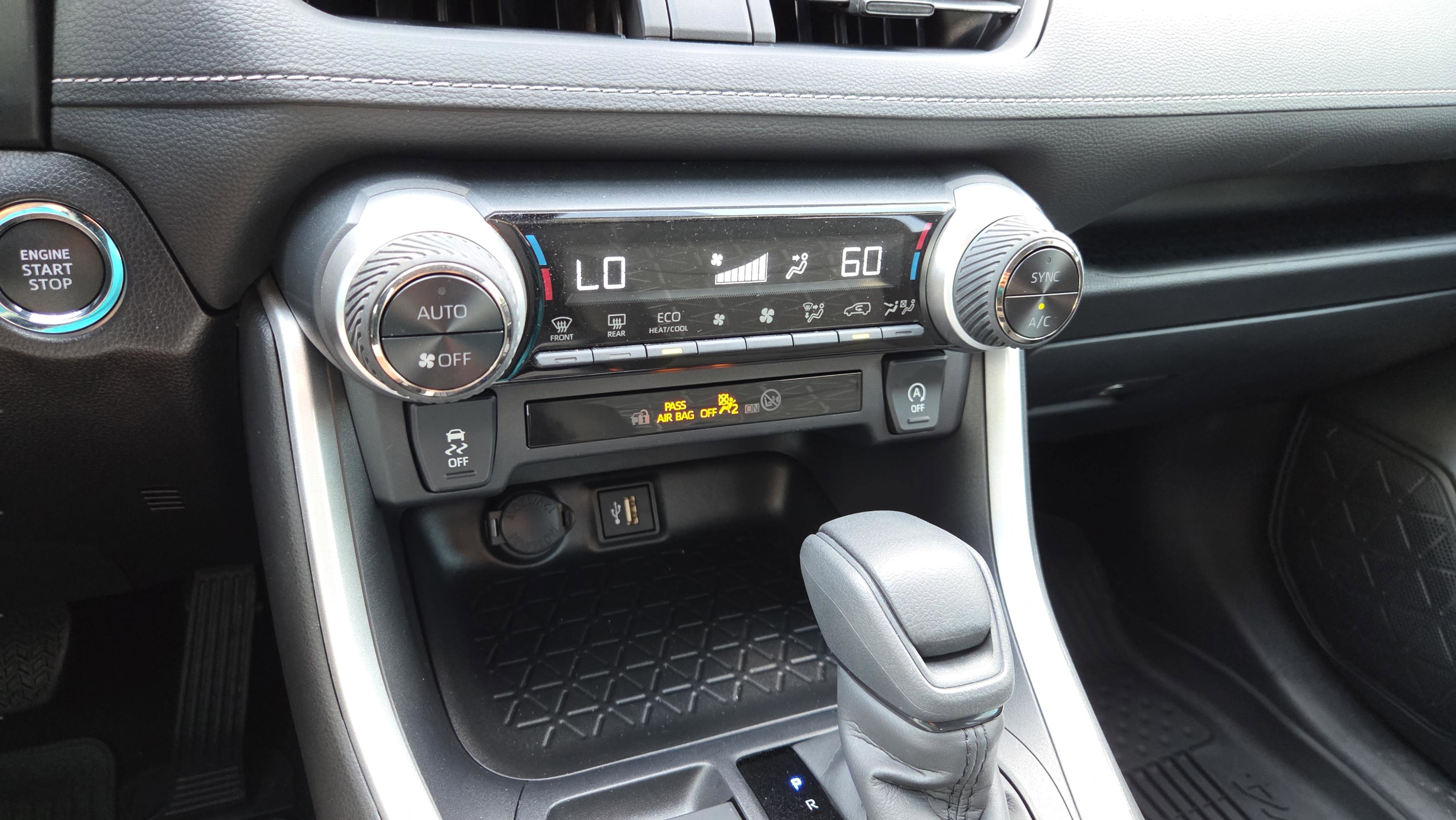 Certified 2025 Toyota RAV4 XLE w/ Convenience Package FWD image 23