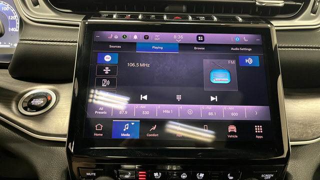 Used 2025 Jeep Grand Cherokee L Limited w/ Luxury Tech Group II AWD/4WD image 33