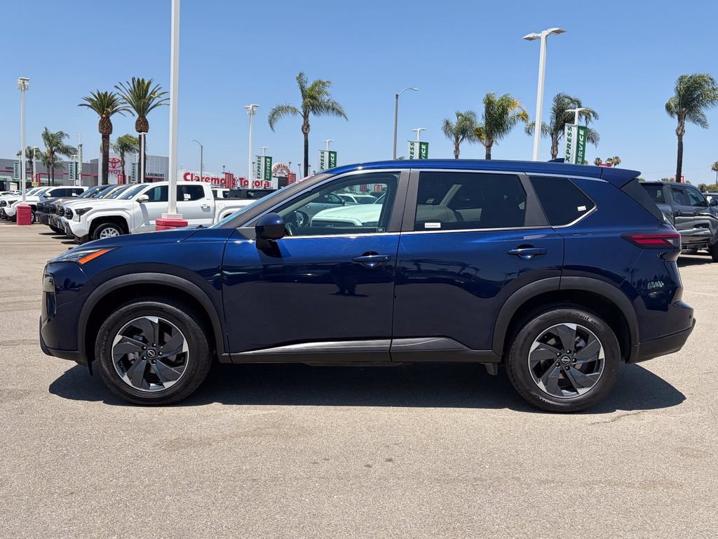 Used 2025 Nissan Rogue SV AWD/4WD image 42
