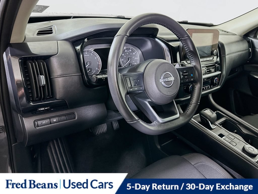 Used 2024 Nissan Pathfinder SV AWD/4WD image 14