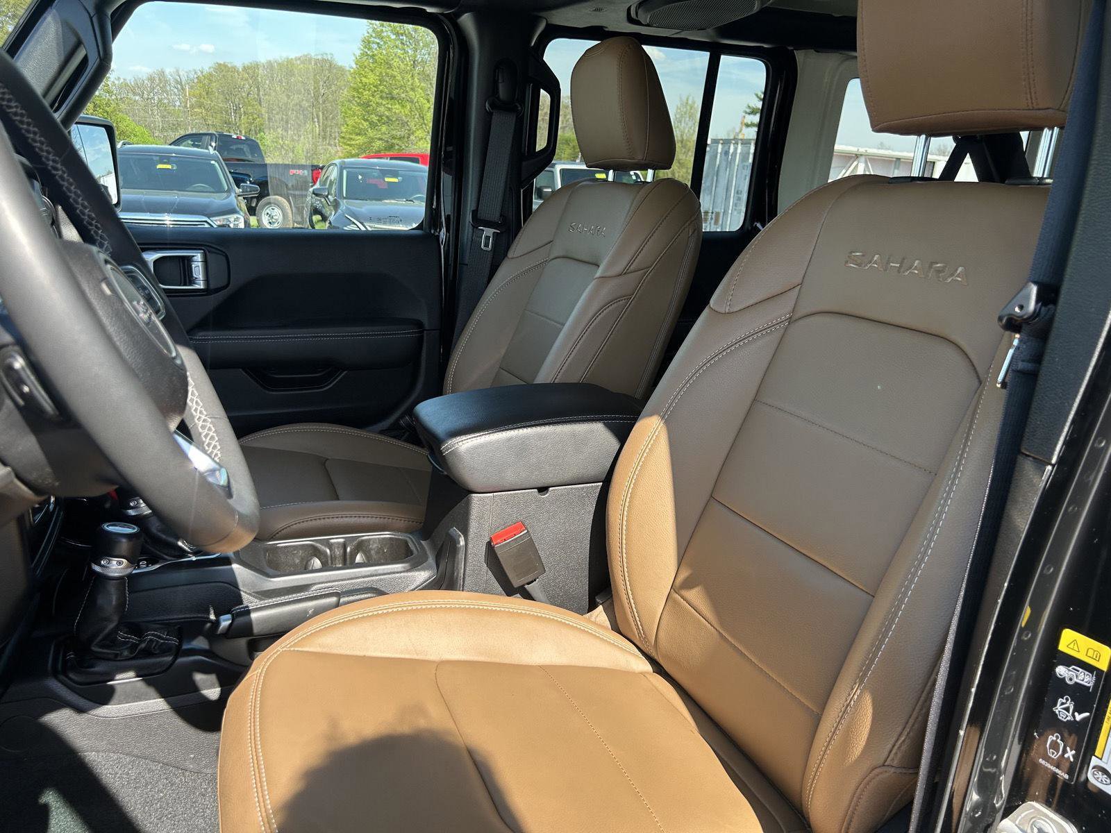 Used 2023 Jeep Wrangler Sahara image 11