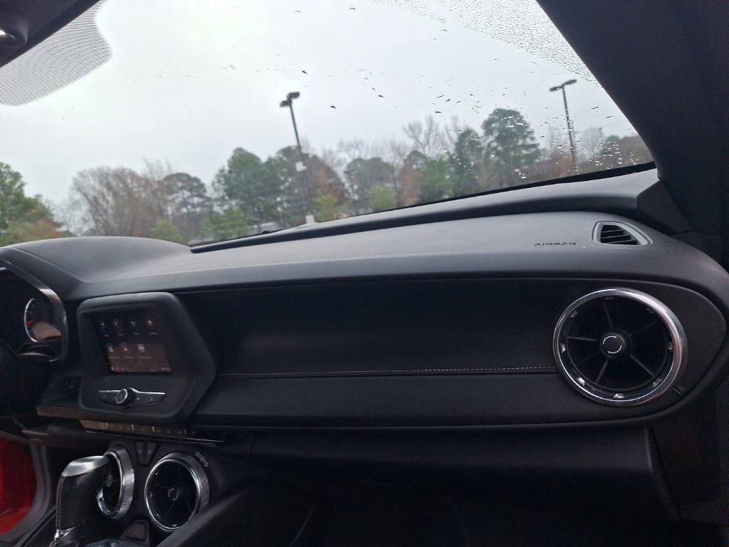 Used 2020 Chevrolet Camaro LT image 29