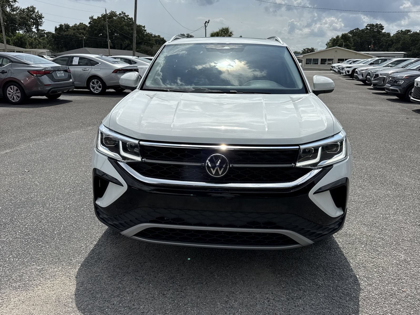 Used 2023 Volkswagen Taos SEL AWD/4WD image 8