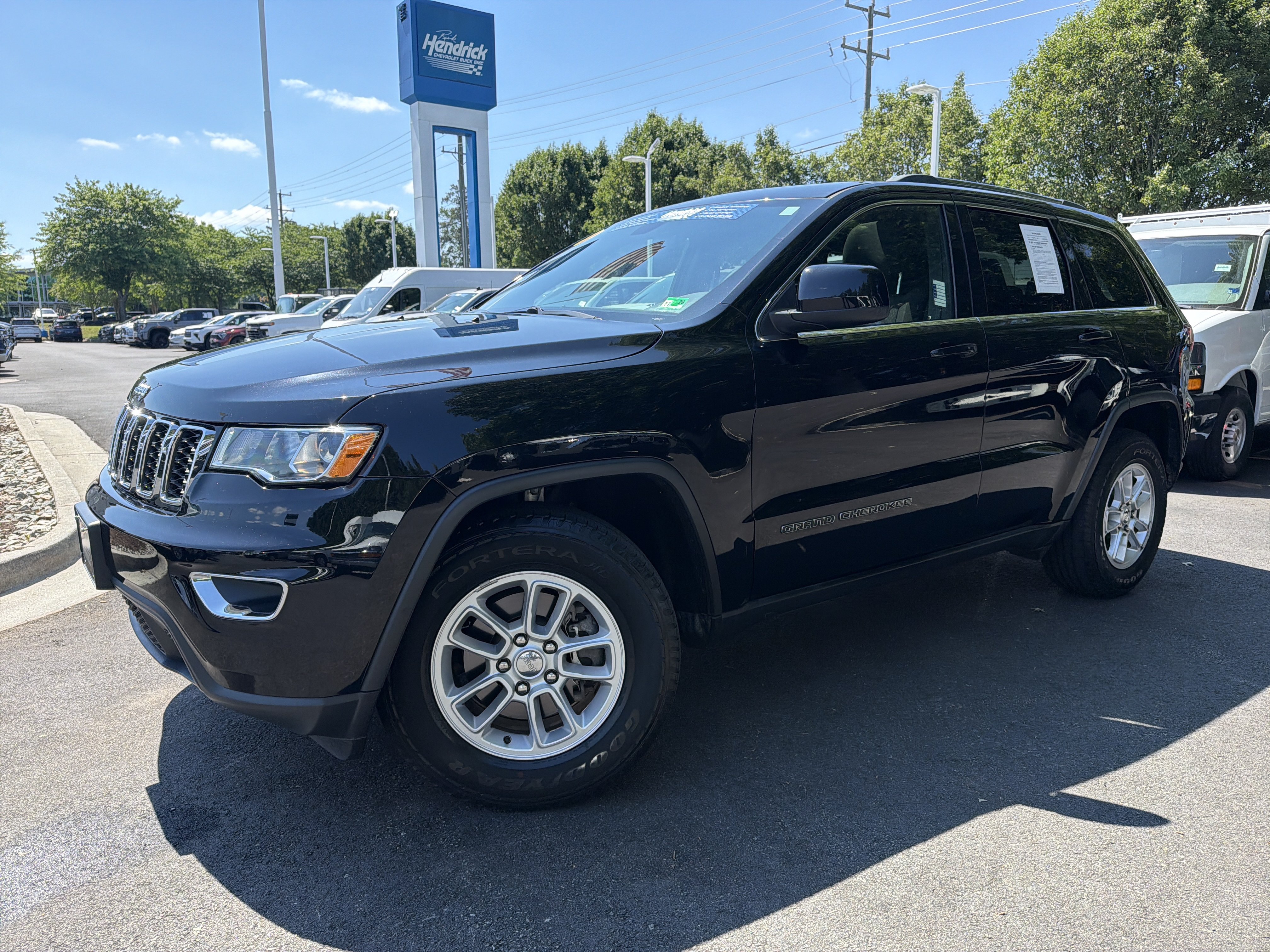 Used 2020 Jeep Grand Cherokee Laredo AWD/4WD image 5