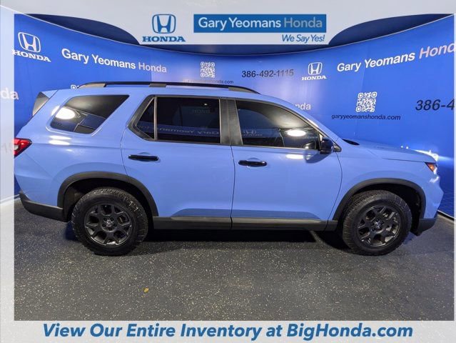 Certified 2025 Honda Pilot TrailSport image 6