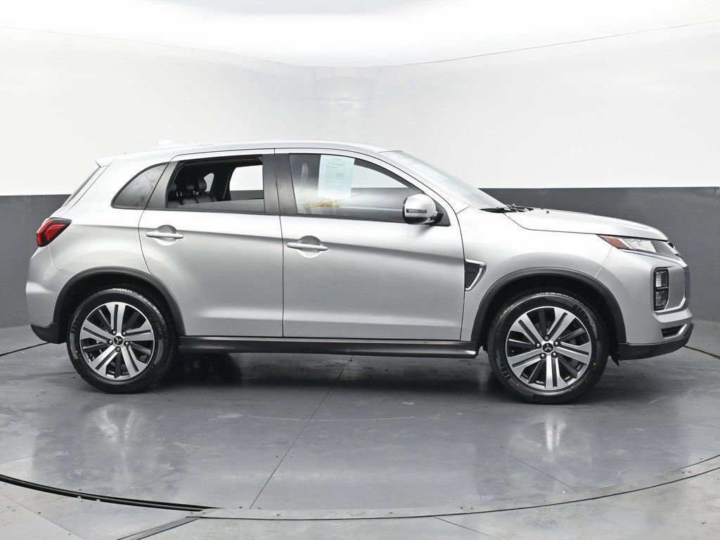 Used 2023 Mitsubishi Outlander Sport SE image 8