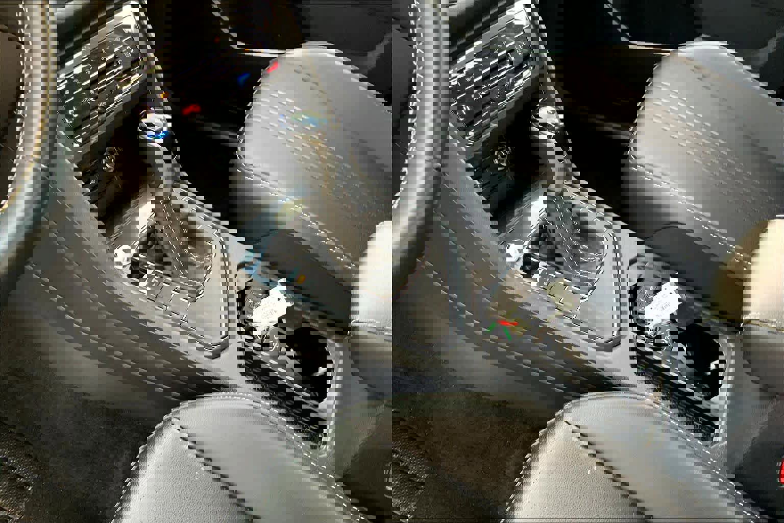 Used 2024 Volkswagen Tiguan SE image 15