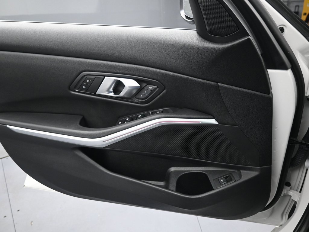 Used 2024 BMW 330i xDrive Sedan w/ Premium Package image 24